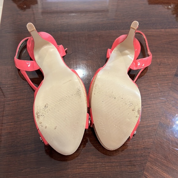 Very unique pink fence shoes - Picture 6 of 7